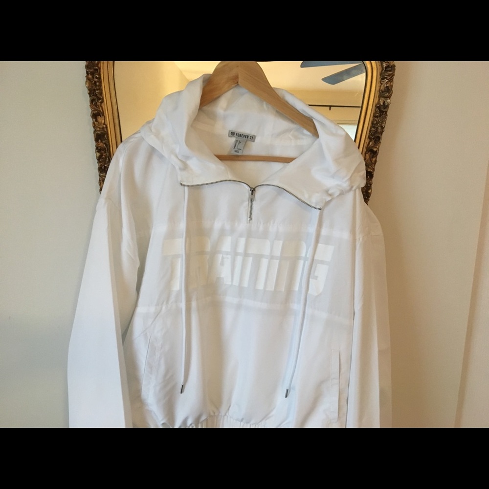 White Half Zip Wind Breaker⭐️ 2 for 1 !!